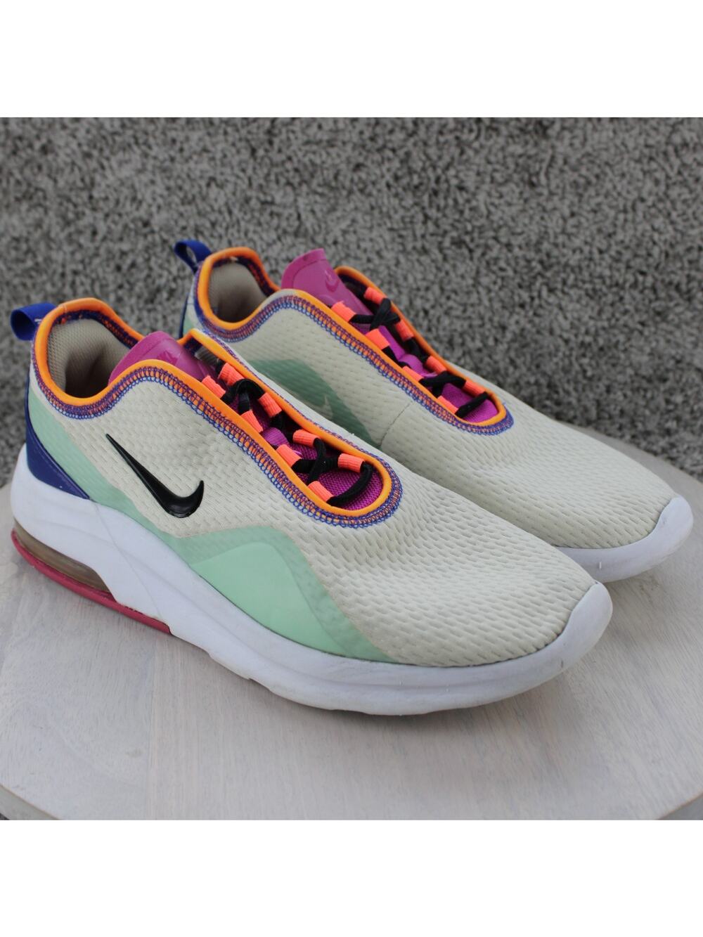 Nike Air Max Motion 2 Sail Pistachio Frost Pink Sneakers Womens 9.5